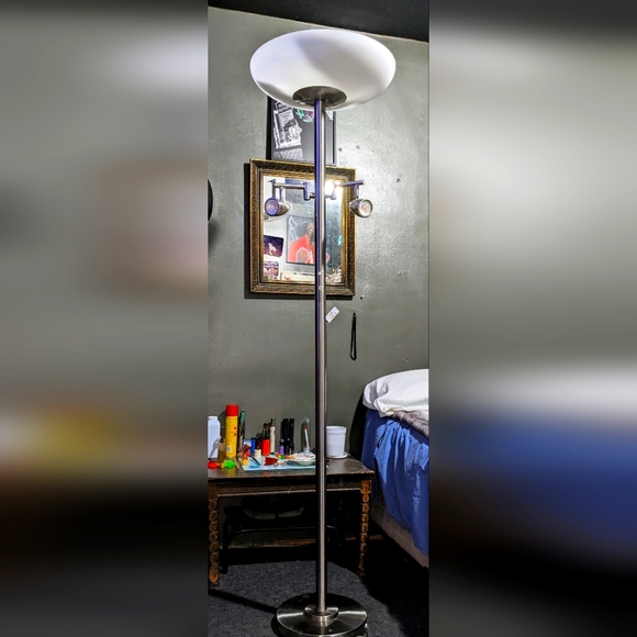 Brushed nickel floor lamp - Picture 2 of 4